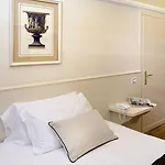 Vittoria 5* Πέζαρο