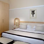Vittoria 5* Πέζαρο